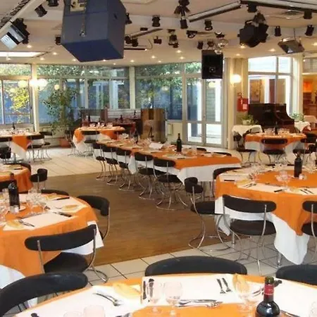 Cis Maurice Ravel Hotell 2*