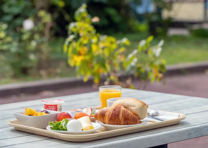 Hotel Cis Maurice Ravel